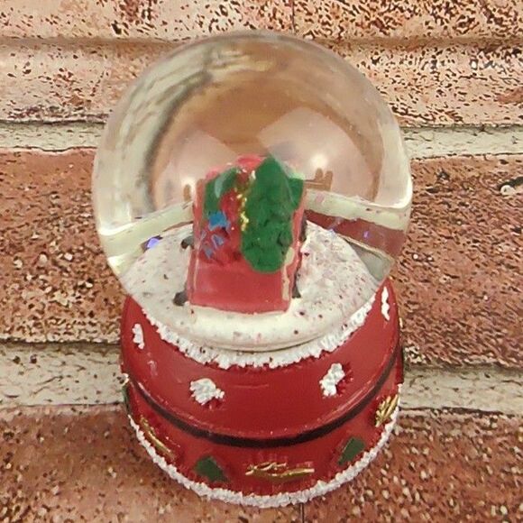 Mini Christmas Tree Truck Snowglobe Pickup Waterglobe Snow Globe Santa Reindeers - Picture 13 of 16